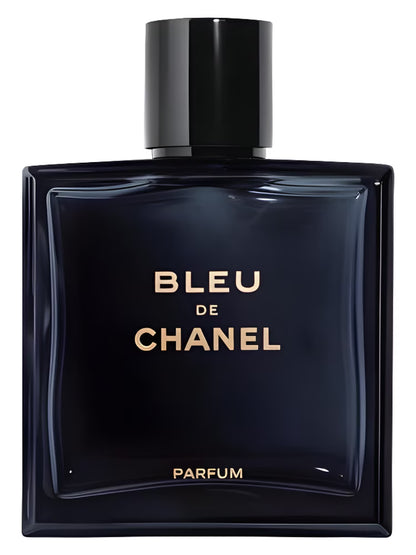 Butelka perfum Bleu de chanel odlewka w eleganckim granatowym flakonie z czarną nakrętką